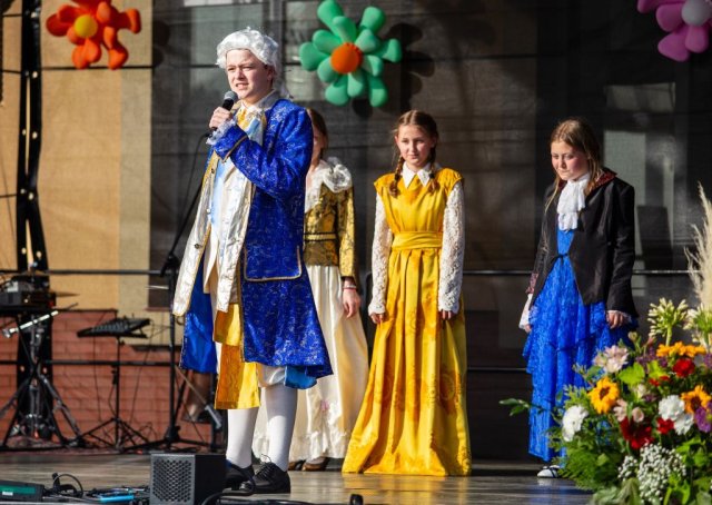 b_1024_768_0_00_images_2023_2024_WYDARZENIA_GMINNY_3MAJA_440004831_122143232192105220_6372086853441153958_n